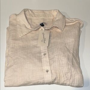 Universal thread Gauze button down long sleeve cream size medium